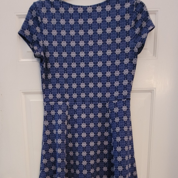 Divided H & M cup sleeves dress size 12 - Picture 7 of 8